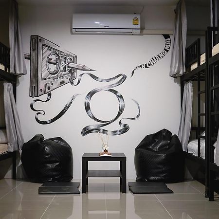 Zen Hostel Chiangmai Chiang Mai Exteriör bild
